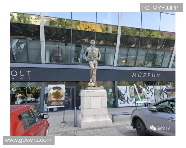 卖足球明星雕像的市场潜力与盈利模式探讨分析