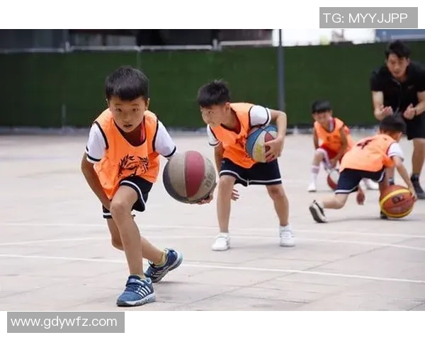 篮球明星找小孩玩